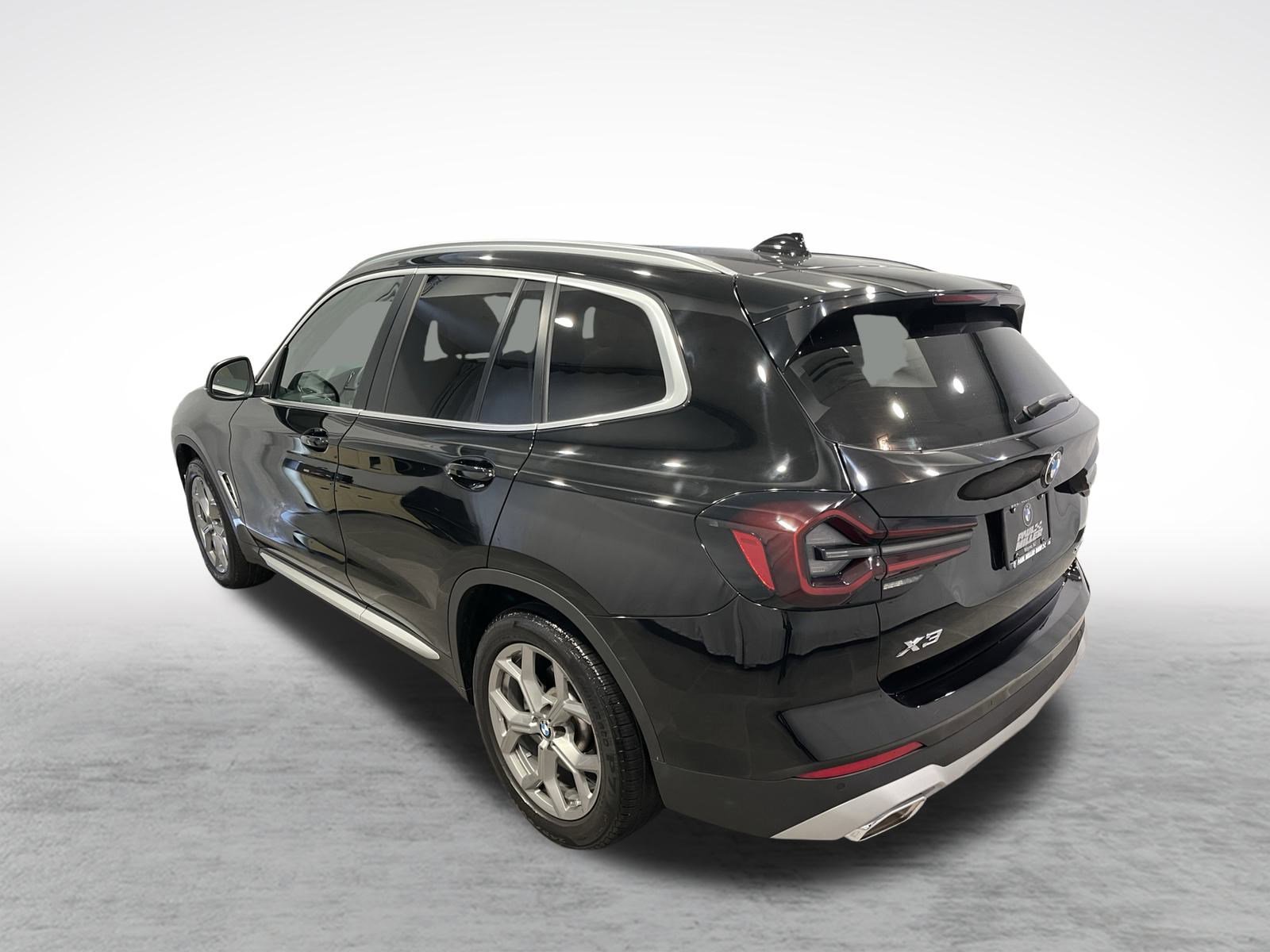 Used 2023 BMW X3 xDrive30i w/ Premium Package image 3