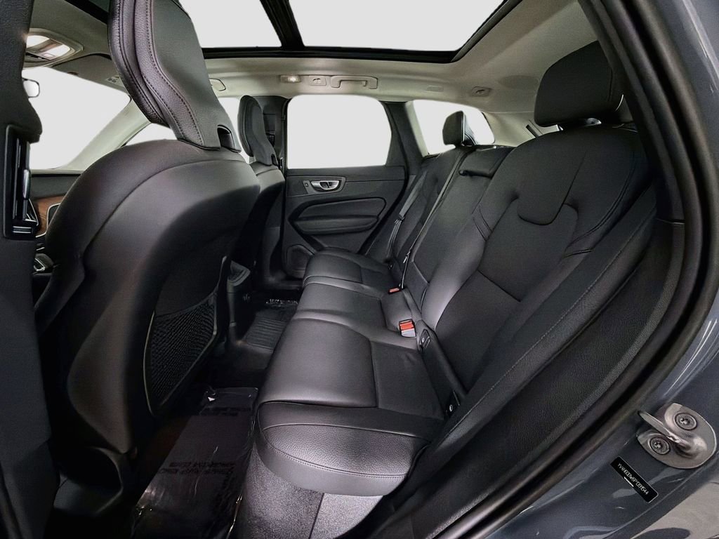 Certified 2023 Volvo XC60 T8 Plus AWD/4WD image 26