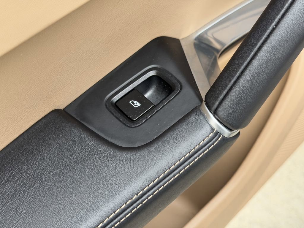 Used 2022 Porsche Cayenne Turbo w/ Premium Package Plus image 29