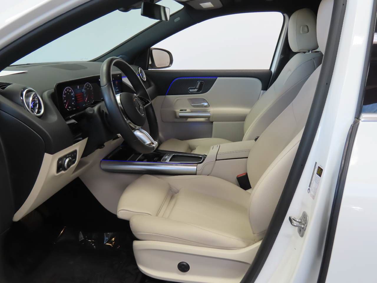 Used 2025 Mercedes-Benz GLA 250 image 13
