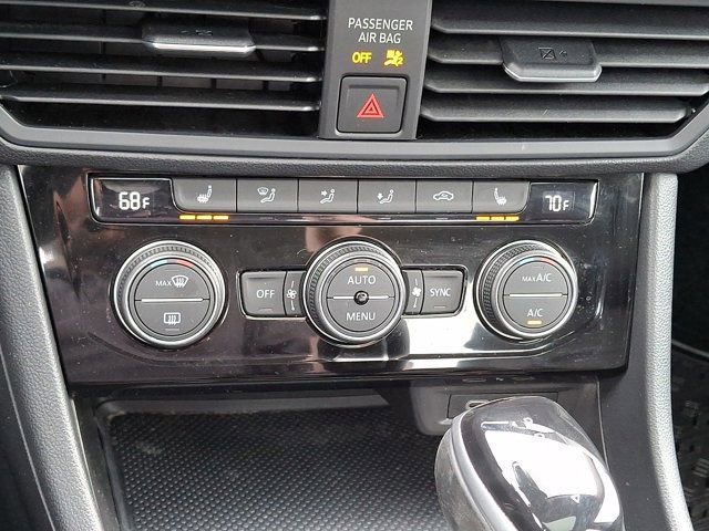 Used 2023 Volkswagen Jetta SE w/ Panoramic Sunroof Package FWD image 21