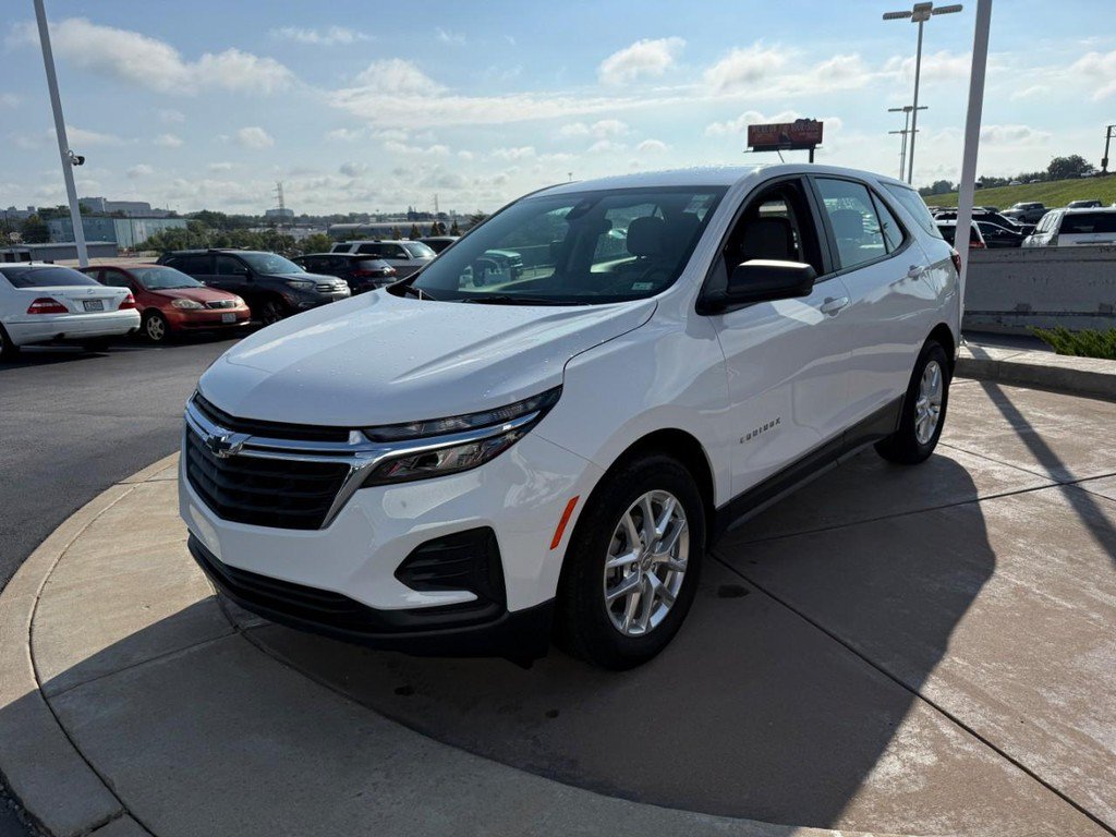 Used 2024 Chevrolet Equinox LS w/ Driver Confidence II Package FWD image 10