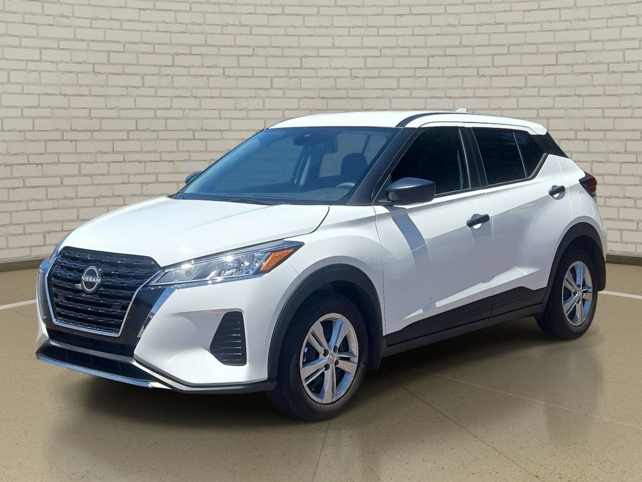 Used 2025 Nissan Kicks Play S FWD image 1