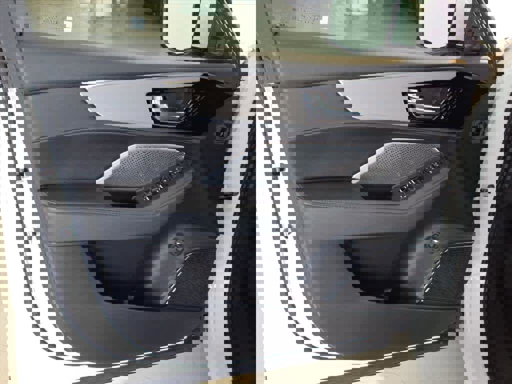 Used 2025 Acura MDX SH-AWD image 10