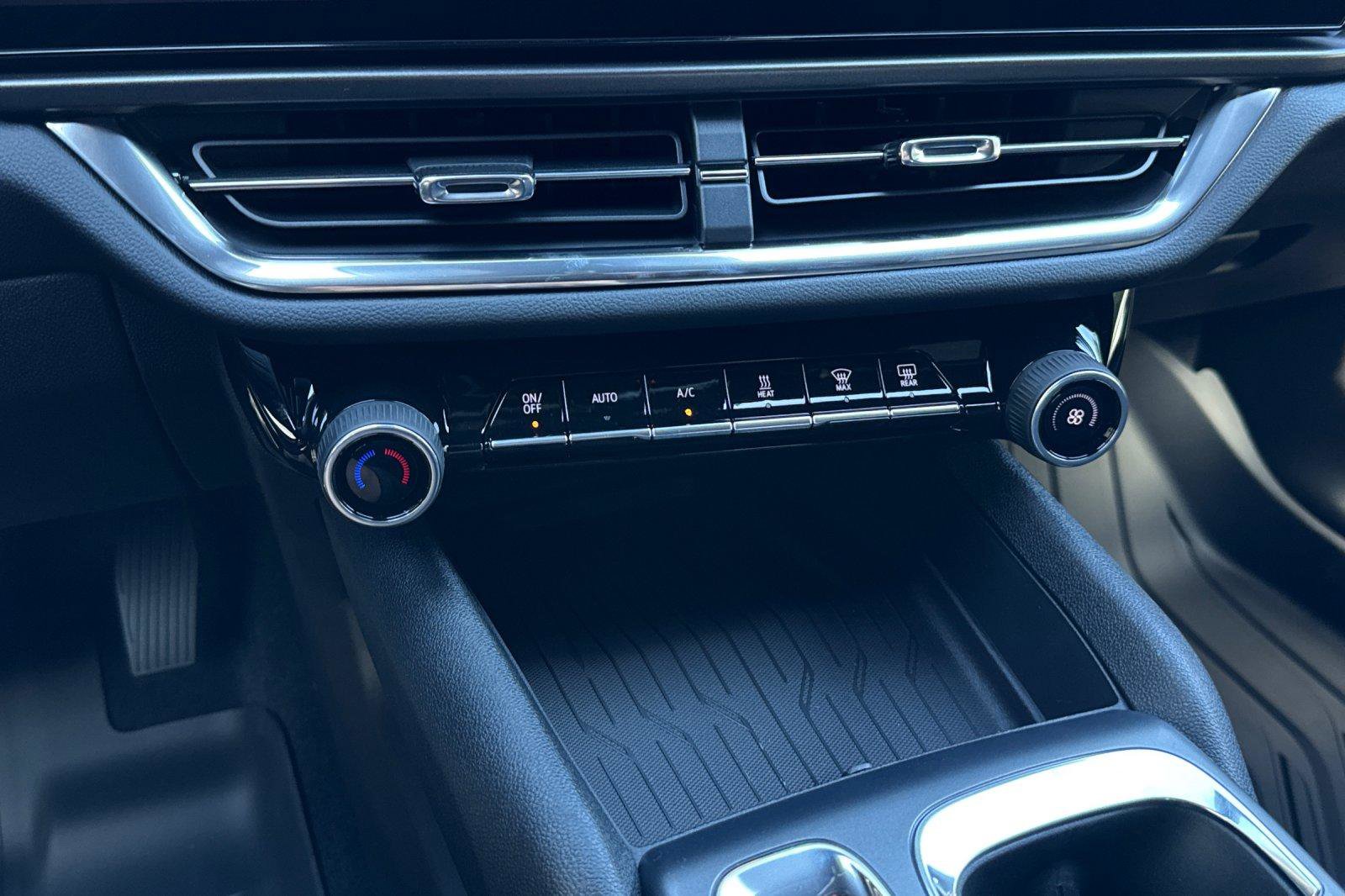 New 2026 Chevrolet Equinox EV LT image 27