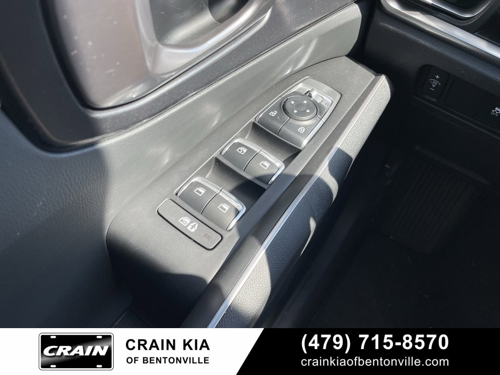 New 2025 Kia Sorento S image 22