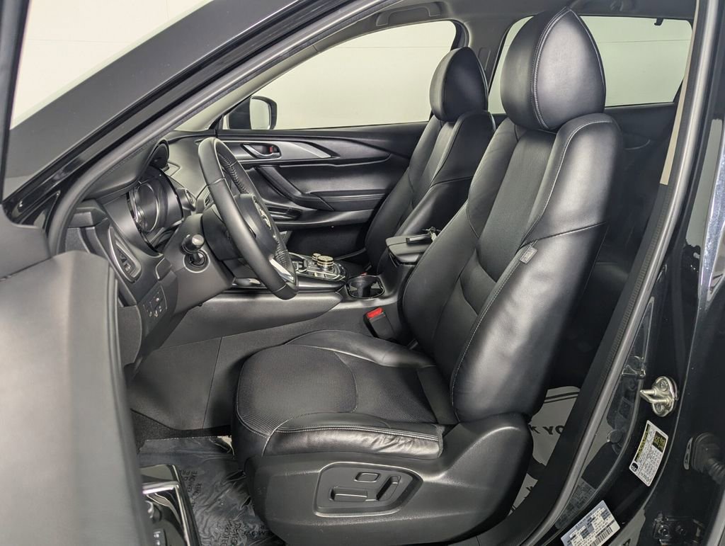 Used 2018 MAZDA CX-9 Touring w/ Touring Premium Package image 12