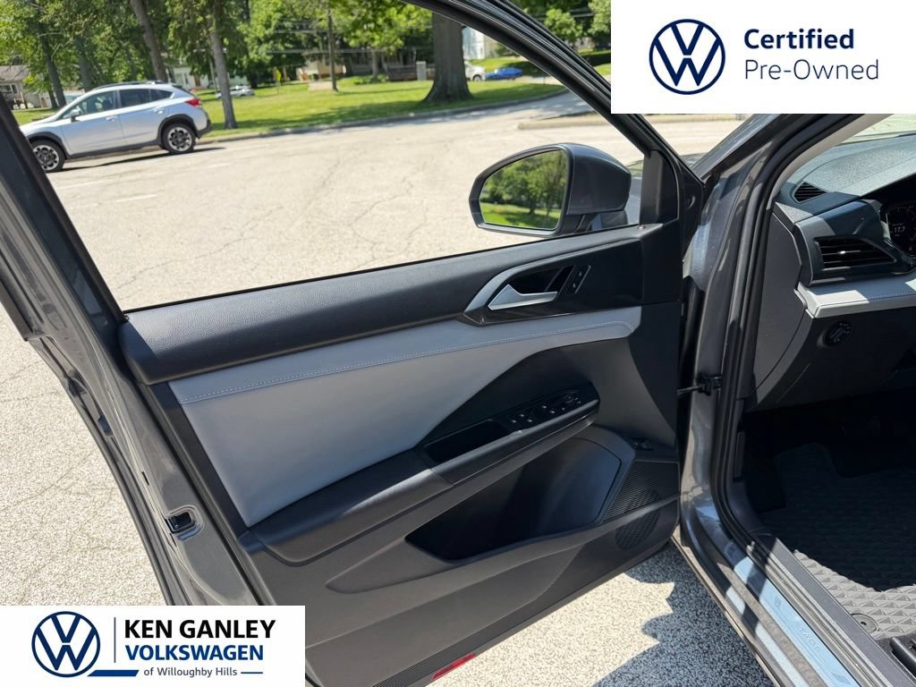 Certified 2023 Volkswagen Taos SEL w/ Black Wheel Package AWD/4WD image 9