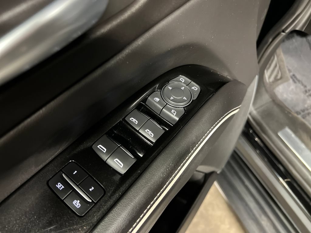 Certified 2023 Cadillac Escalade Premium Luxury w/ LPO, Floor Liner Package AWD/4WD image 16