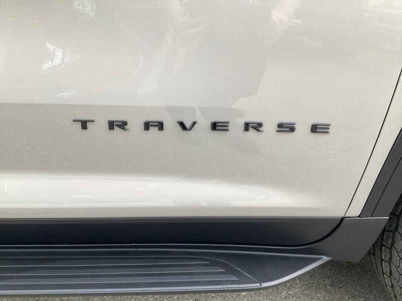New 2027 Chevrolet Traverse Z71 w/ Enhanced Driving Package AWD/4WD image 10