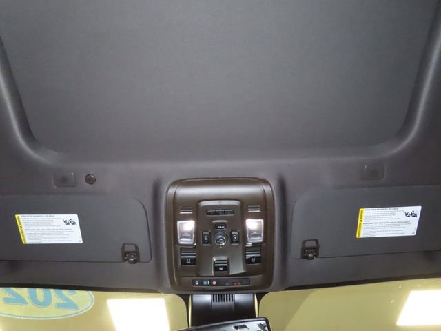 Used 2024 GMC Yukon XL Denali image 28