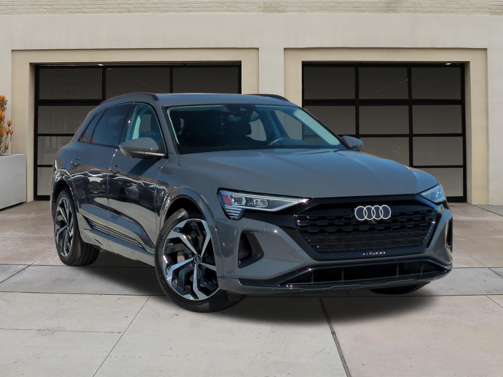 Used 2024 Audi Q8 e-tron Premium Plus w/ Premium Plus Package AWD/4WD image 32