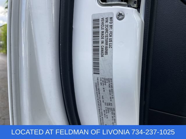Used 2024 Chrysler Pacifica Limited FWD image 33