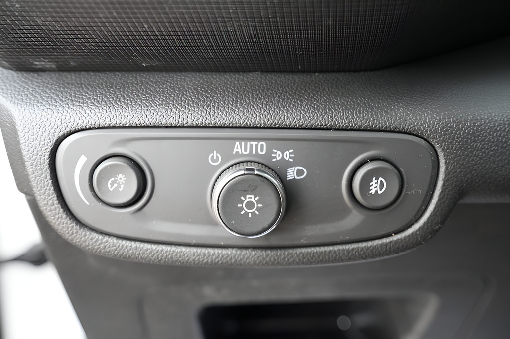 Used 2023 Chevrolet TrailBlazer LT FWD image 23