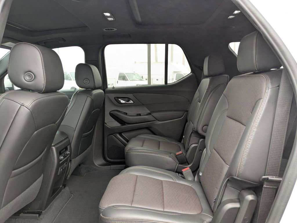 Used 2023 Chevrolet Traverse High Country image 15