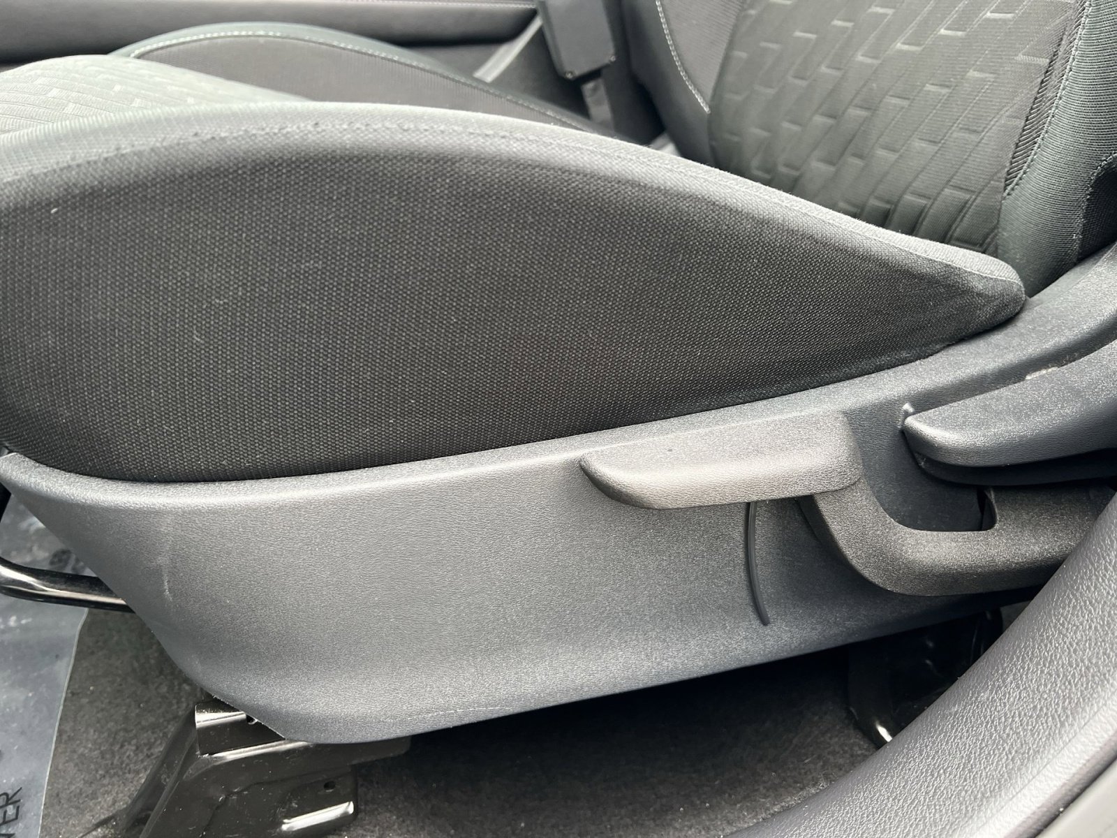 Used 2023 Nissan Kicks SV image 14