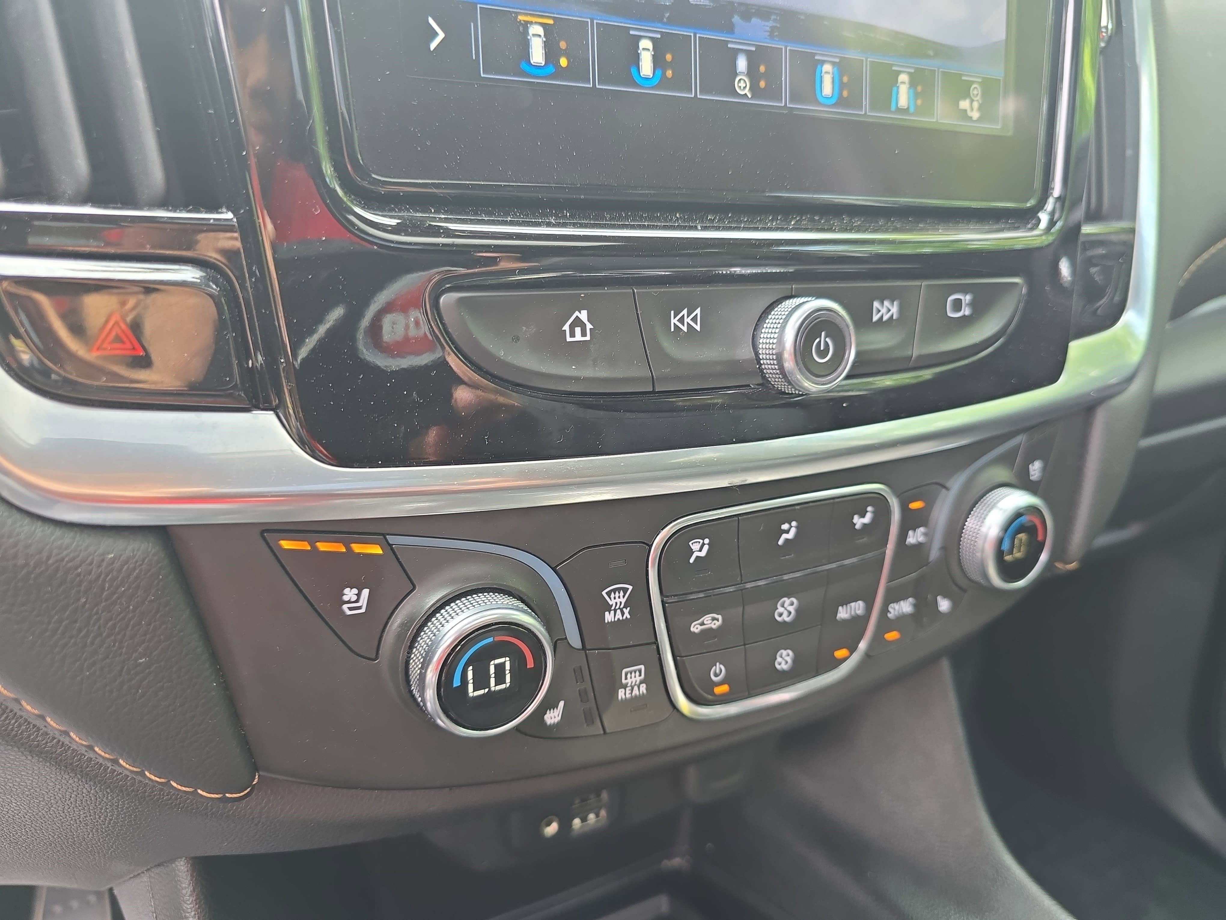 Used 2021 Chevrolet Traverse Premier w/ Redline Edition FWD image 28