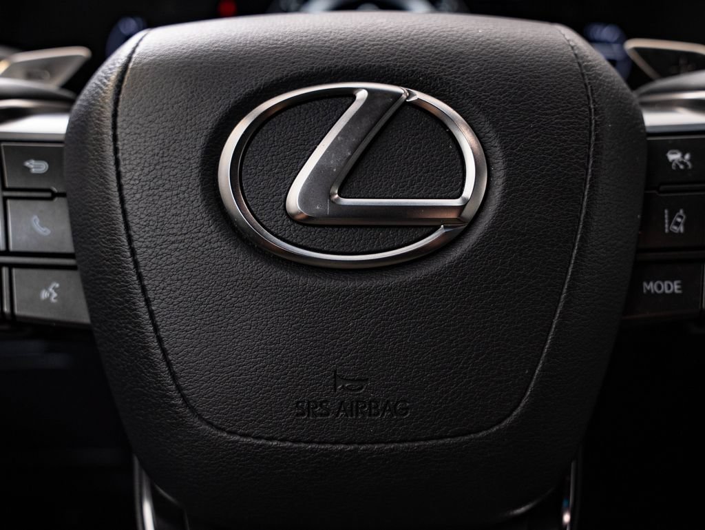 Used 2024 Lexus LX 600 4WD w/ Appearance Package image 32