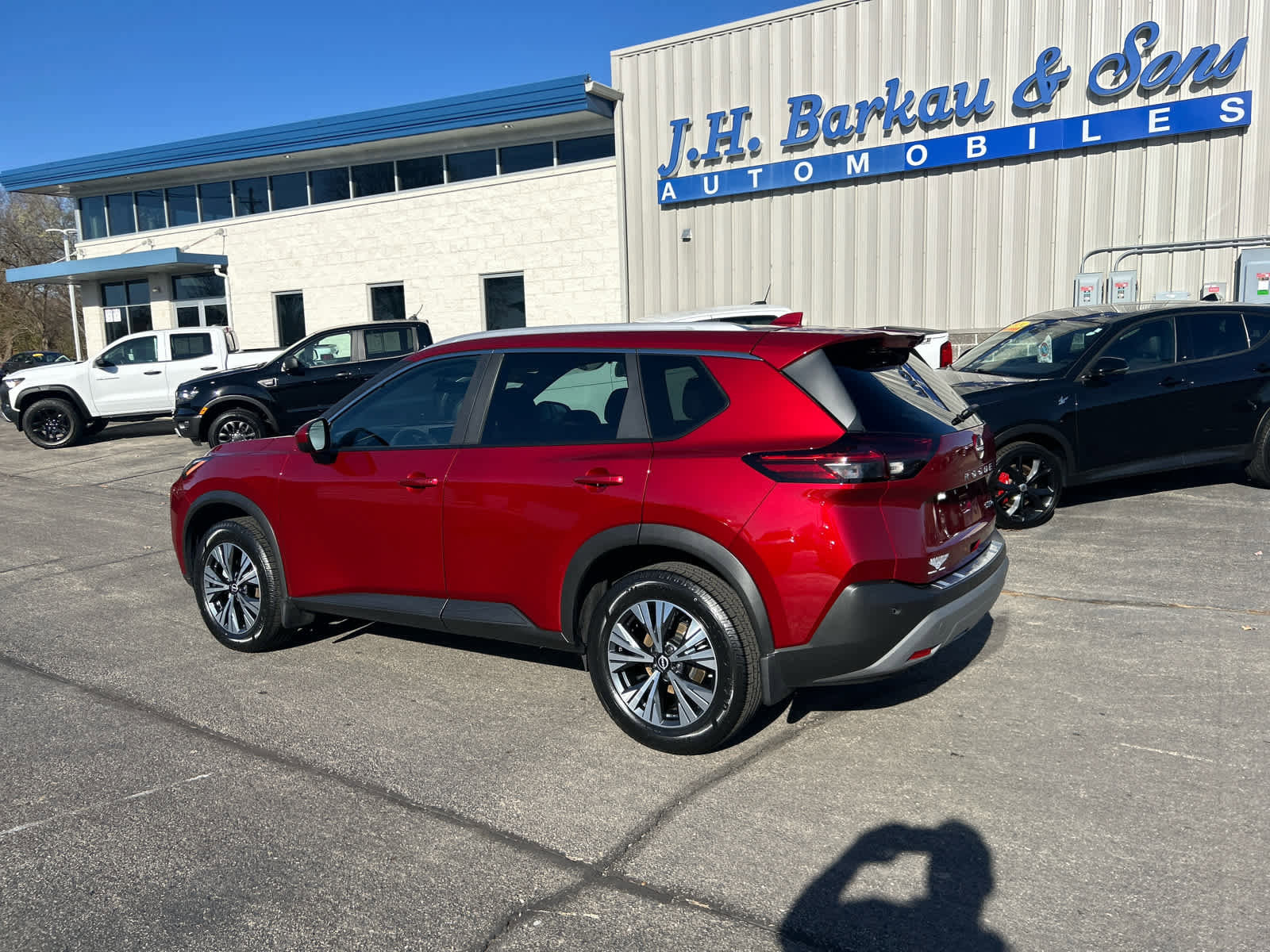 Used 2023 Nissan Rogue SV w/ SV Premium B Package image 5