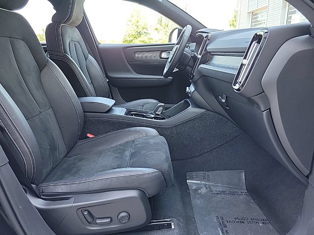 Used 2021 Volvo XC40 P8 Recharge AWD/4WD image 17