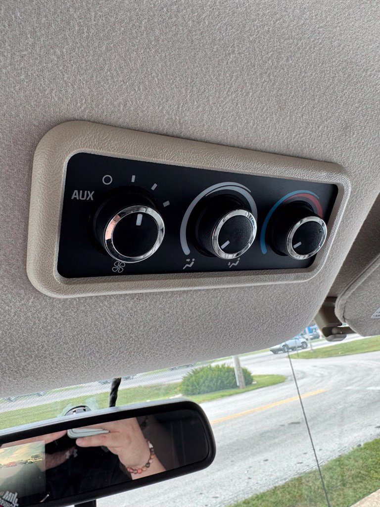 Used 2019 Chevrolet Express 2500 LS w/ Driver Convenience Package RWD image 17