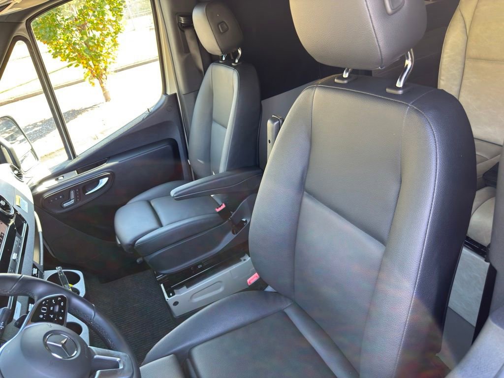 Used 2023 Mercedes-Benz Sprinter 2500 image 22