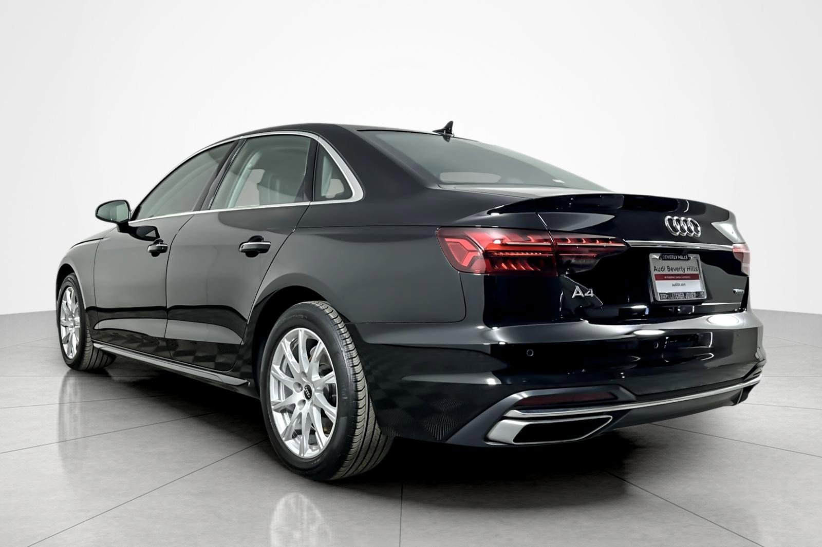 Used 2024 Audi A4 2.0T Premium w/ Convenience Package image 3