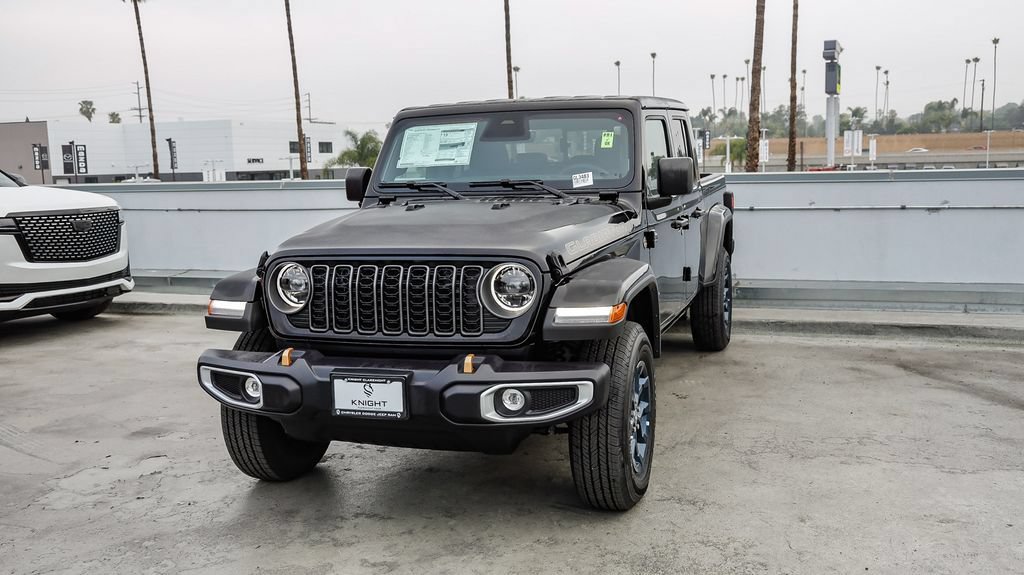 New 2026 Jeep Gladiator Sport AWD/4WD image 4