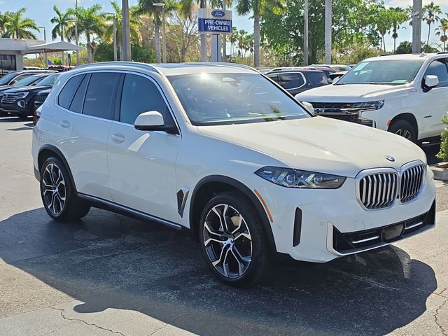 Used 2024 BMW X5 sDrive40i w/ Premium Package image 2