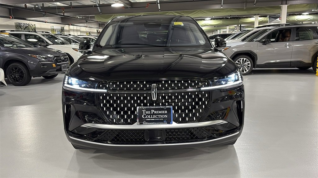 Used 2025 Lincoln Nautilus Premier w/ Equipment Group 102A image 6