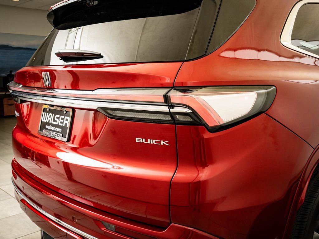 Used 2025 Buick Enclave Avenir w/ Super Cruise Package image 9