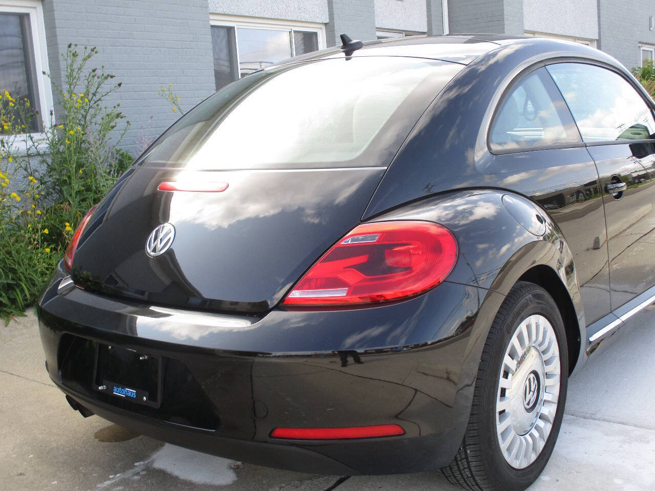 Used 2015 Volkswagen Beetle 1.8T FWD image 40
