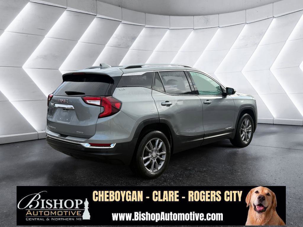 Used 2024 GMC Terrain SLT image 18