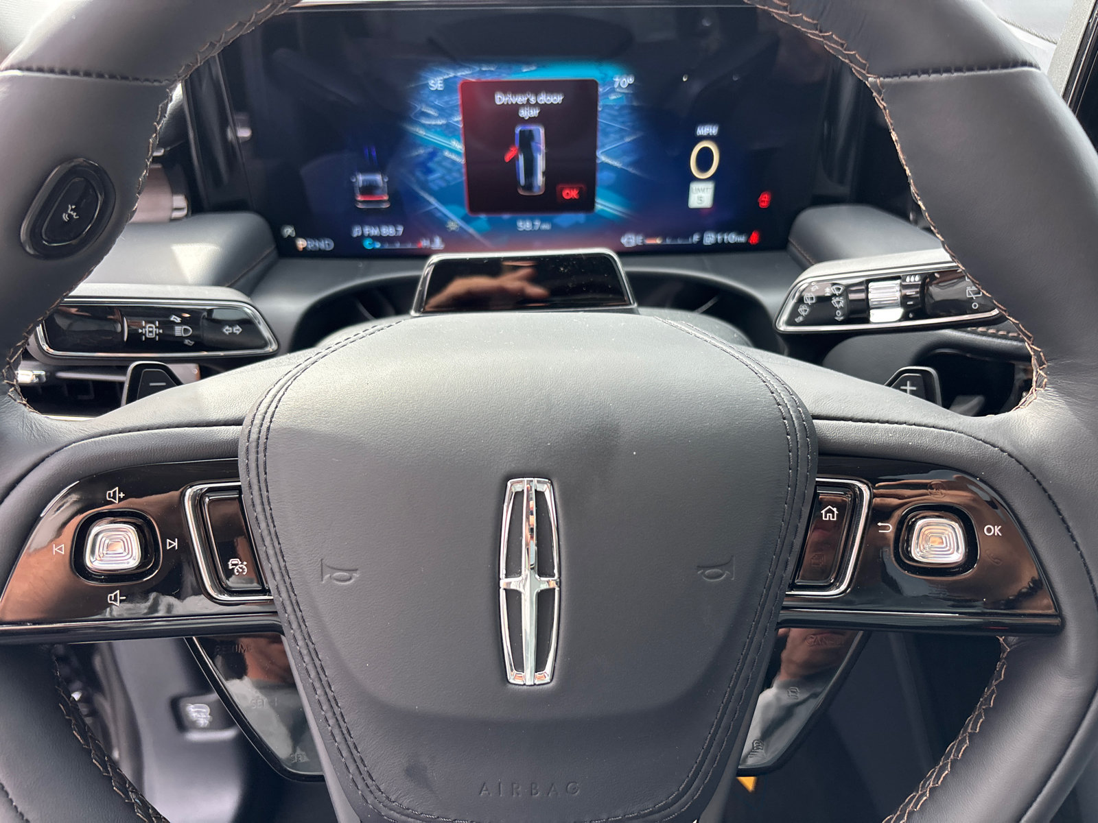New 2026 Lincoln Aviator Reserve AWD/4WD image 16