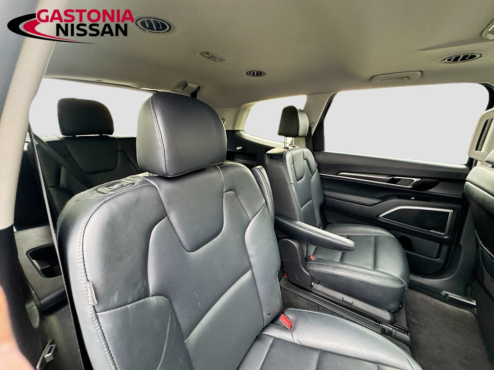 Used 2025 Kia Telluride S FWD image 36