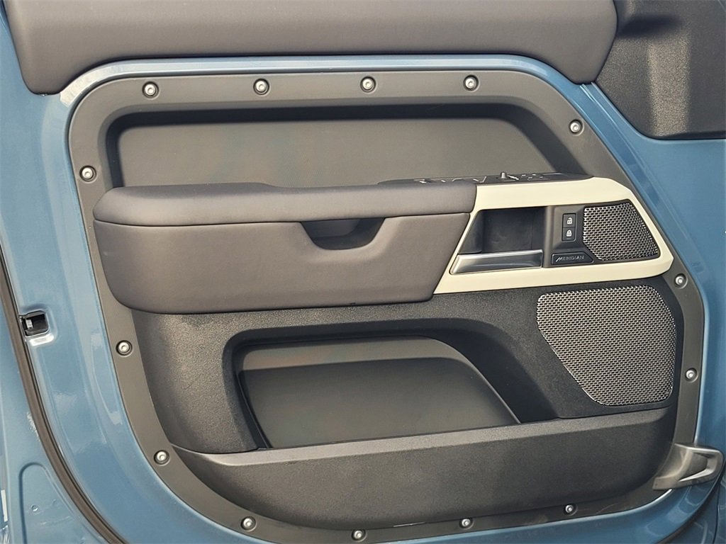 Used 2024 Land Rover Defender 110 S image 18