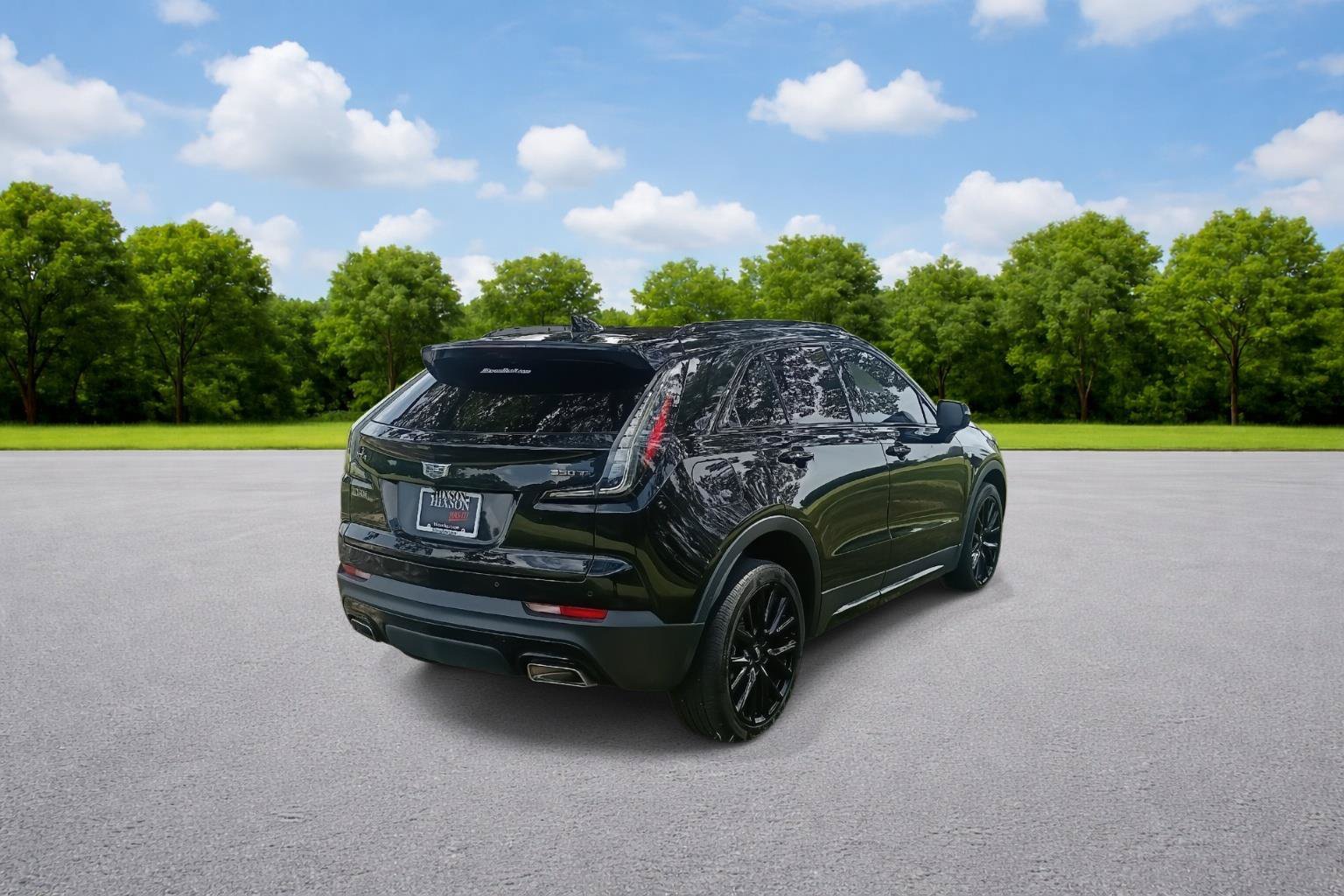 Used 2022 Cadillac XT4 Sport w/ LPO, ONYX Package FWD image 7