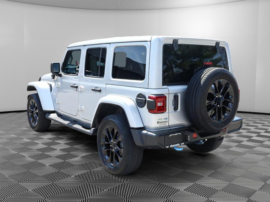 Used 2023 Jeep Wrangler Sahara w/ Cold Weather Group image 4