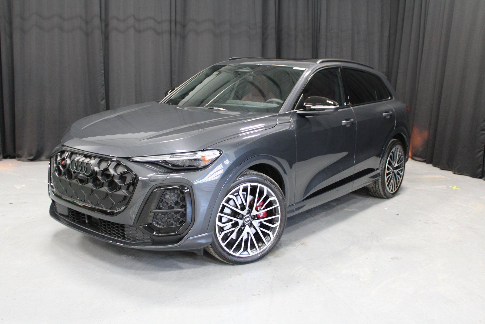 Used 2025 Audi SQ5 Prestige image 14