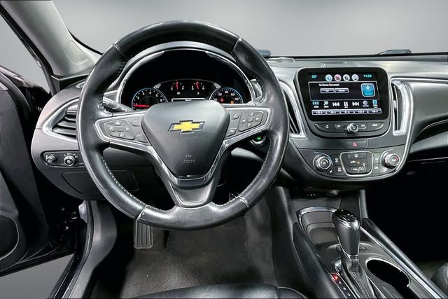 Used 2016 Chevrolet Malibu LT w/ Leather Package FWD image 9