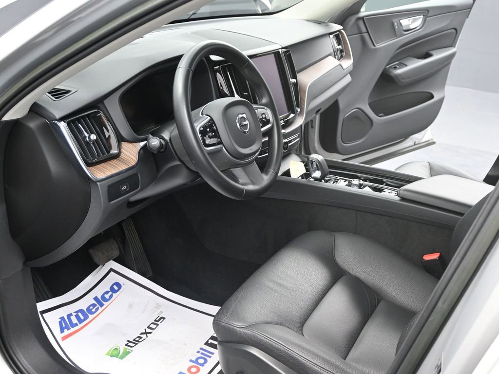 Used 2023 Volvo XC60 B5 Plus w/ Climate Package image 10