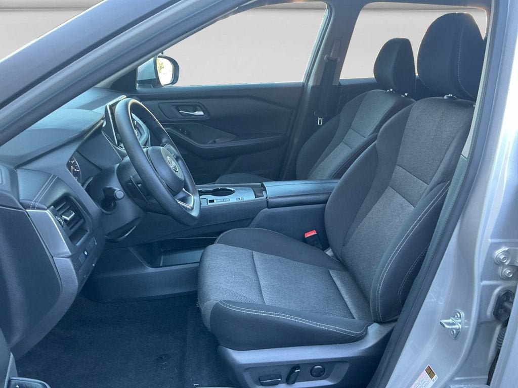Used 2024 Nissan Rogue SV FWD image 10