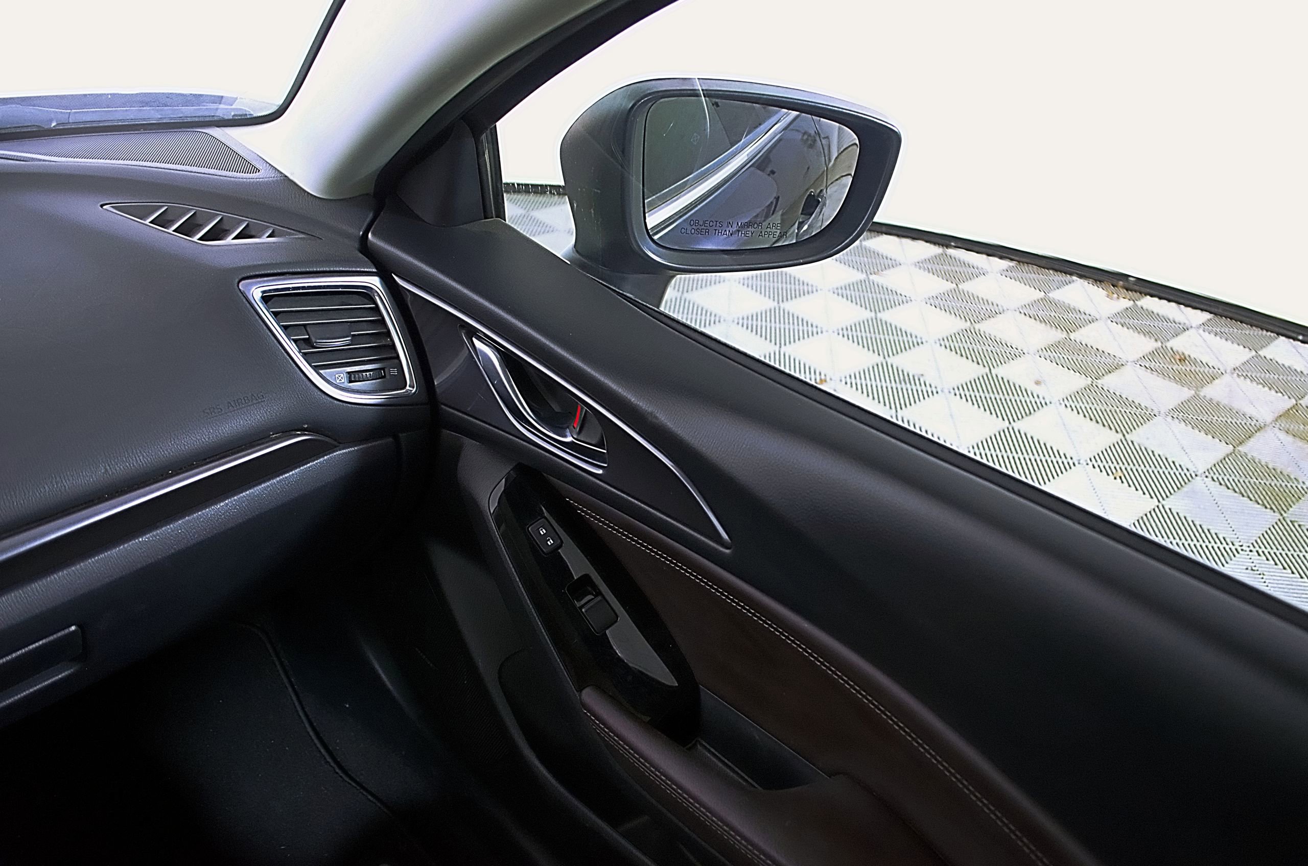 Used 2017 MAZDA MAZDA3 Grand Touring image 18