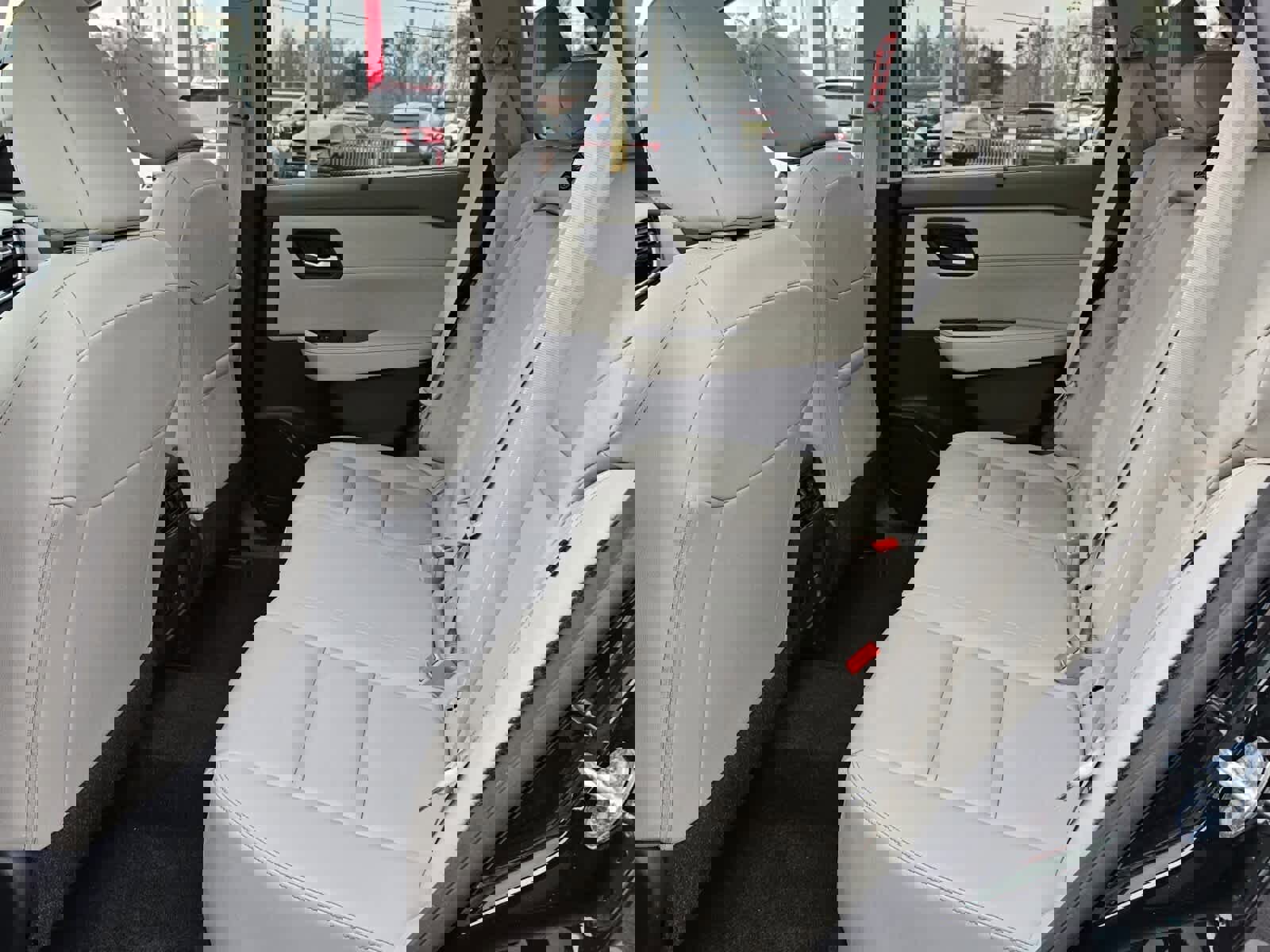 Used 2023 Nissan Rogue SL w/ SL Premium Package image 4