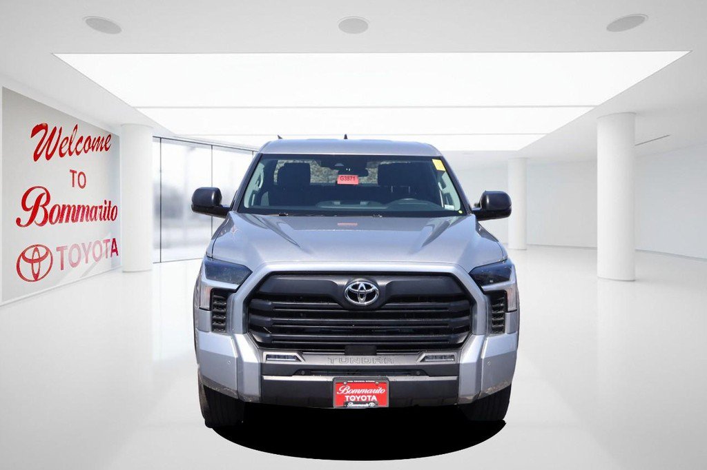 Used 2023 Toyota Tundra SR5 w/ SR5 Convenience Package AWD/4WD image 4