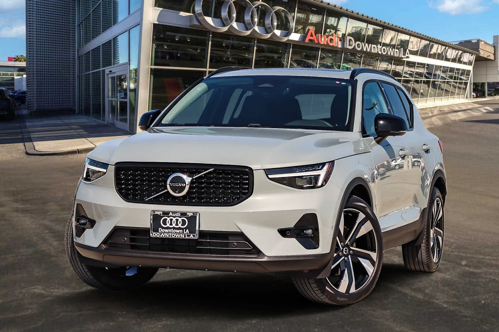 Used 2025 Volvo XC40 B5 Plus w/ Protection Package Premier