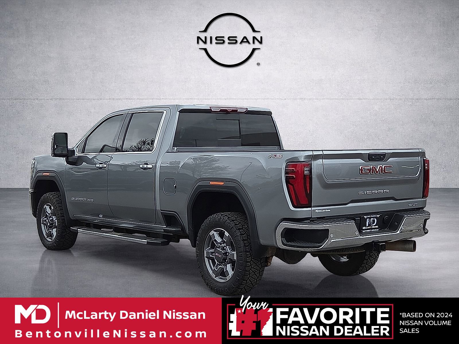 Used 2025 GMC Sierra 2500 SLT w/ SLT Premium Package AWD/4WD image 4