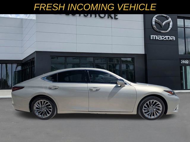 Used 2024 Lexus ES 350 Ultra Luxury FWD image 2