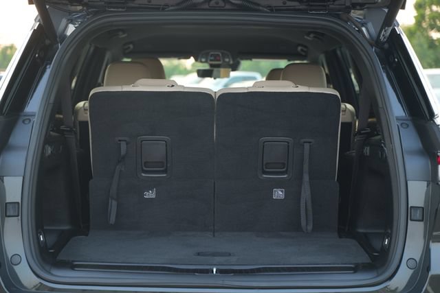 Used 2023 Jeep Grand Cherokee L Limited w/ Luxury Tech Group II RWD image 18