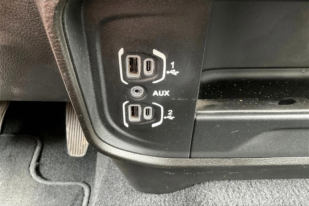 Used 2024 RAM 3500 Big Horn image 32